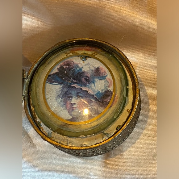 MAKE AN OFFER 🍒 Victorian French Box #9588 - Picture 3 of 8